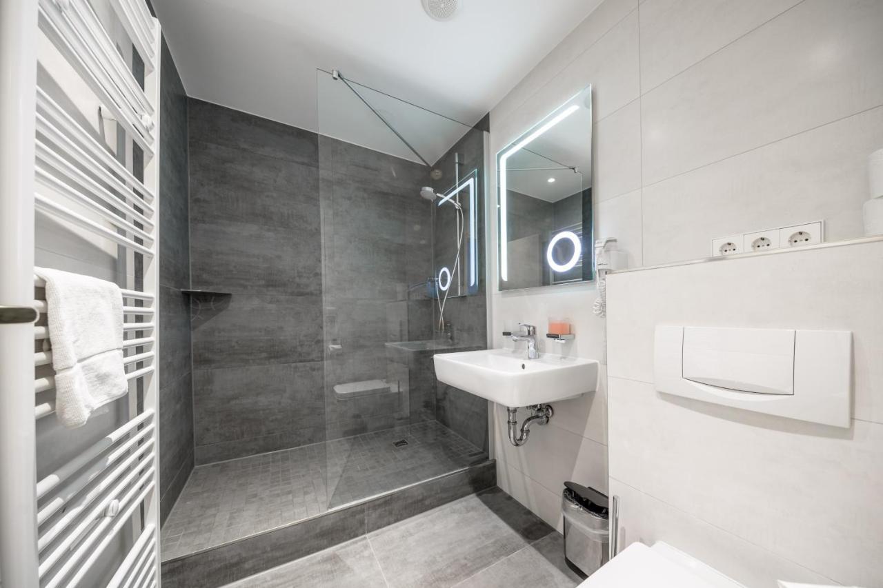 Sax Imperial Hotel Дрезден Екстериор снимка